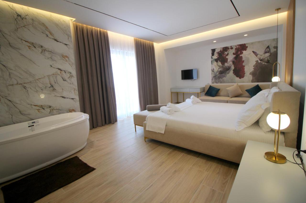 Julia Hotel Sarande Exterior photo