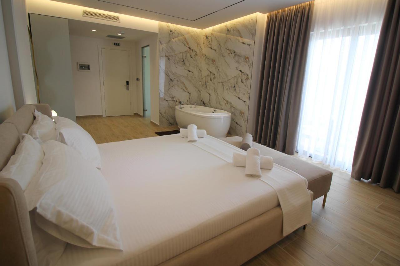 Julia Hotel Sarande Exterior photo