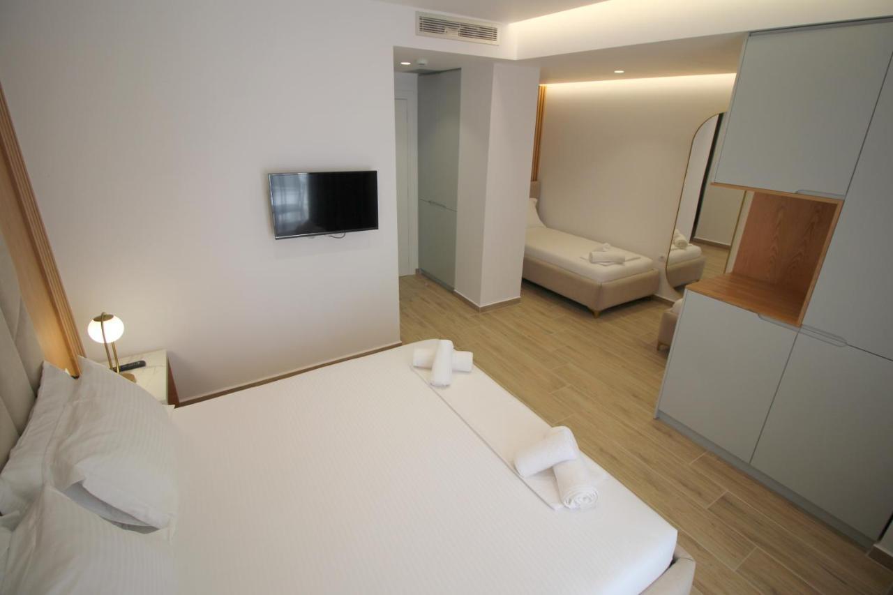 Julia Hotel Sarande Exterior photo