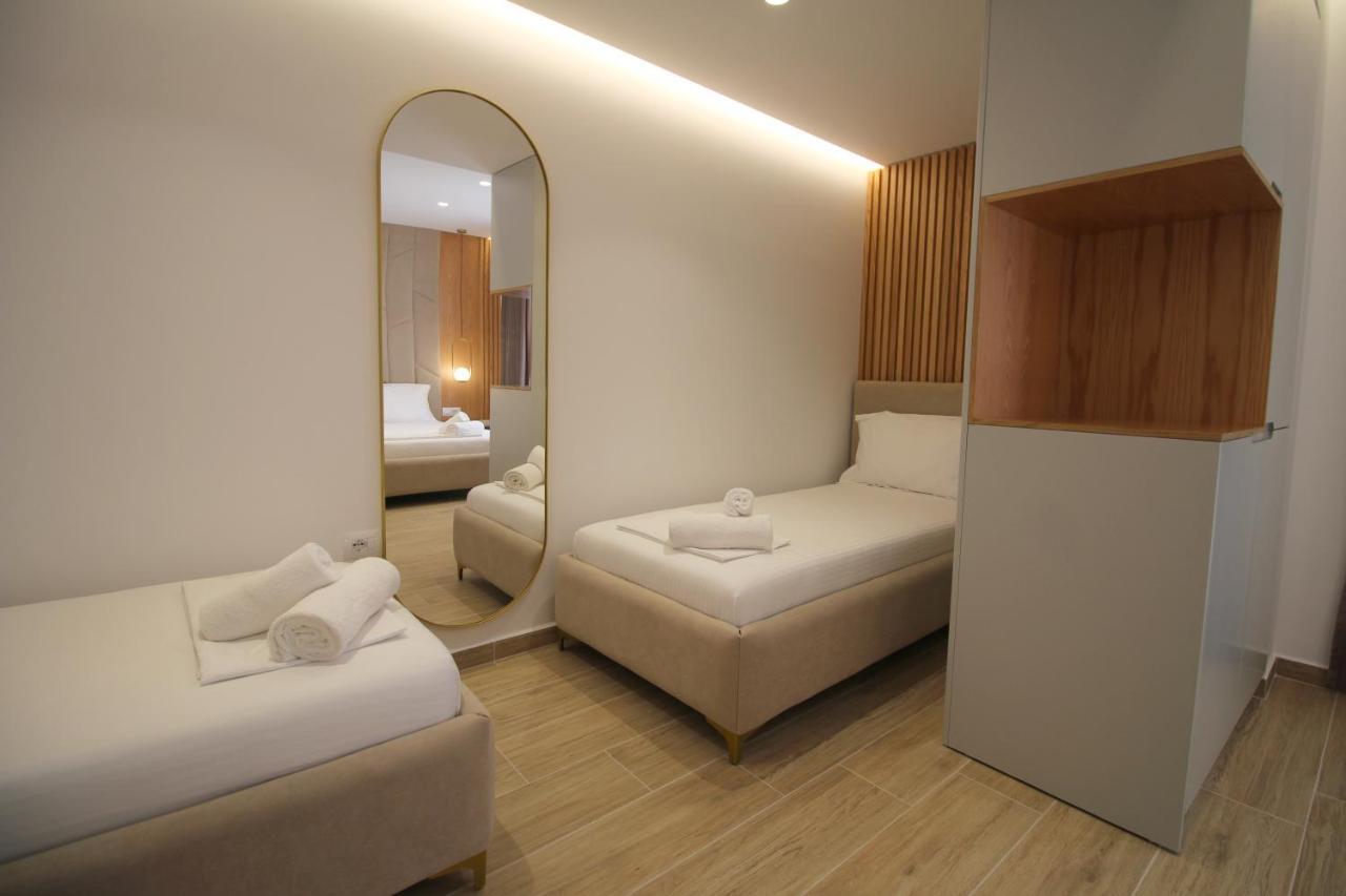 Julia Hotel Sarande Exterior photo