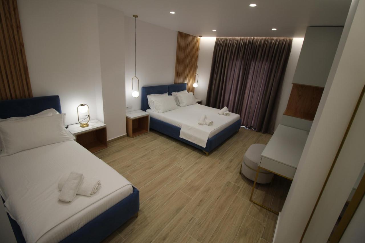 Julia Hotel Sarande Exterior photo