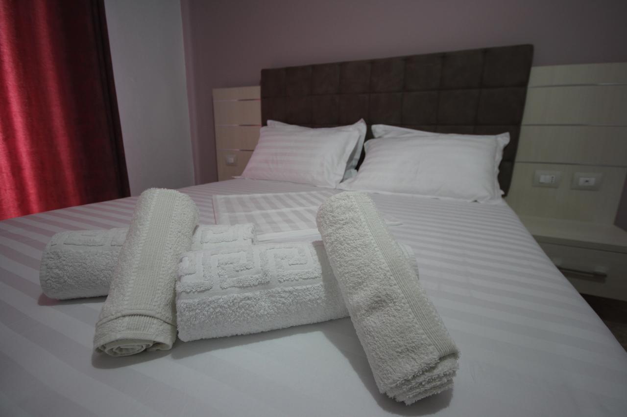 Julia Hotel Sarande Exterior photo