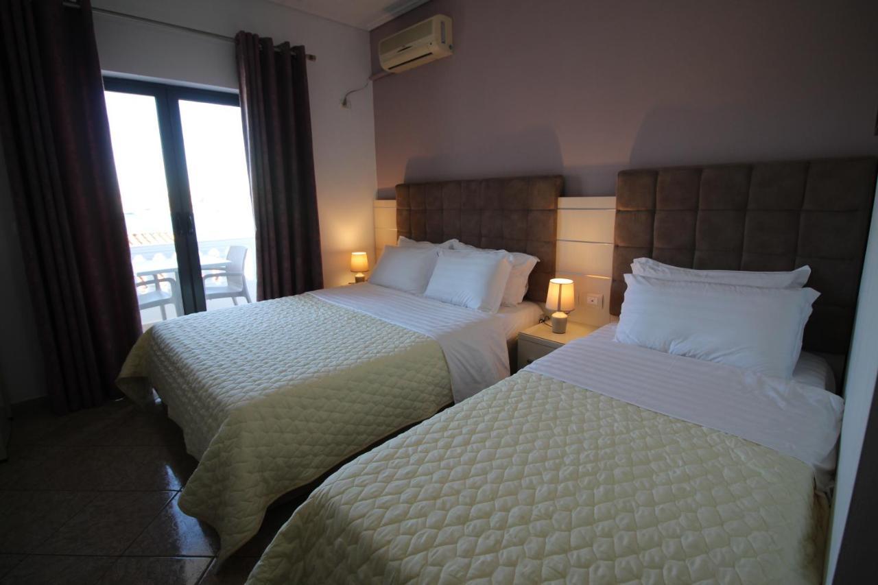 Julia Hotel Sarande Exterior photo
