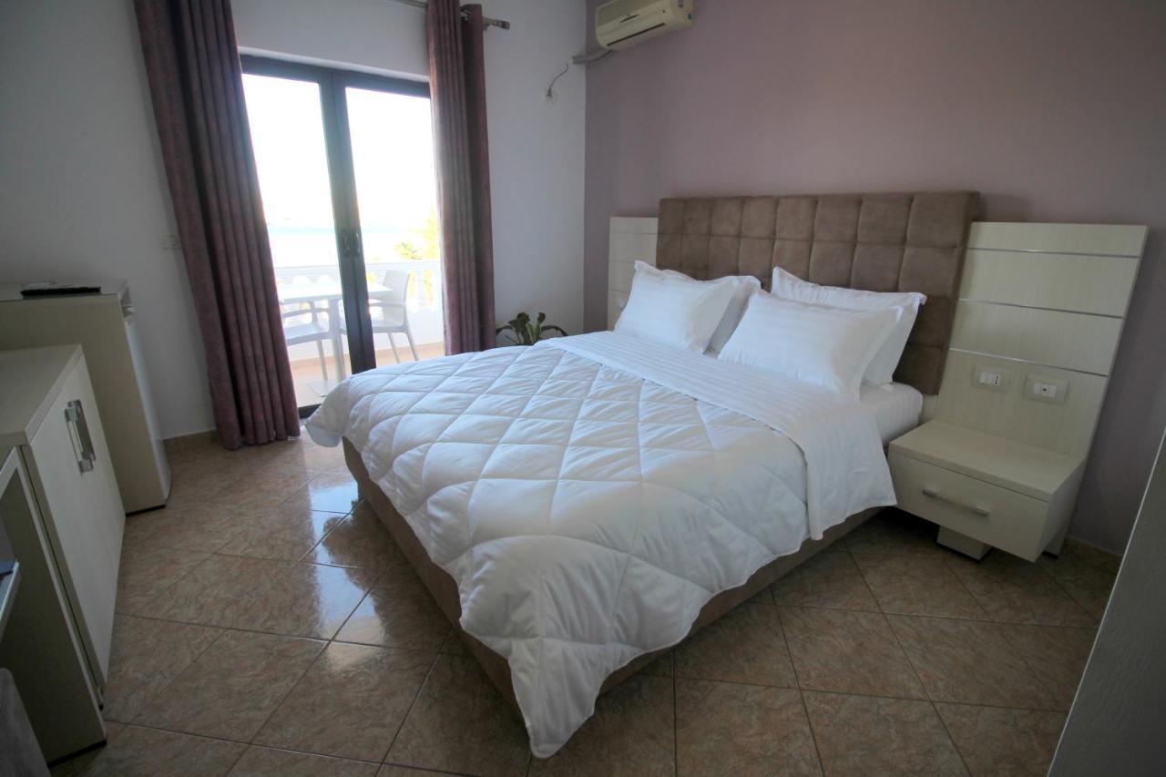Julia Hotel Sarande Exterior photo