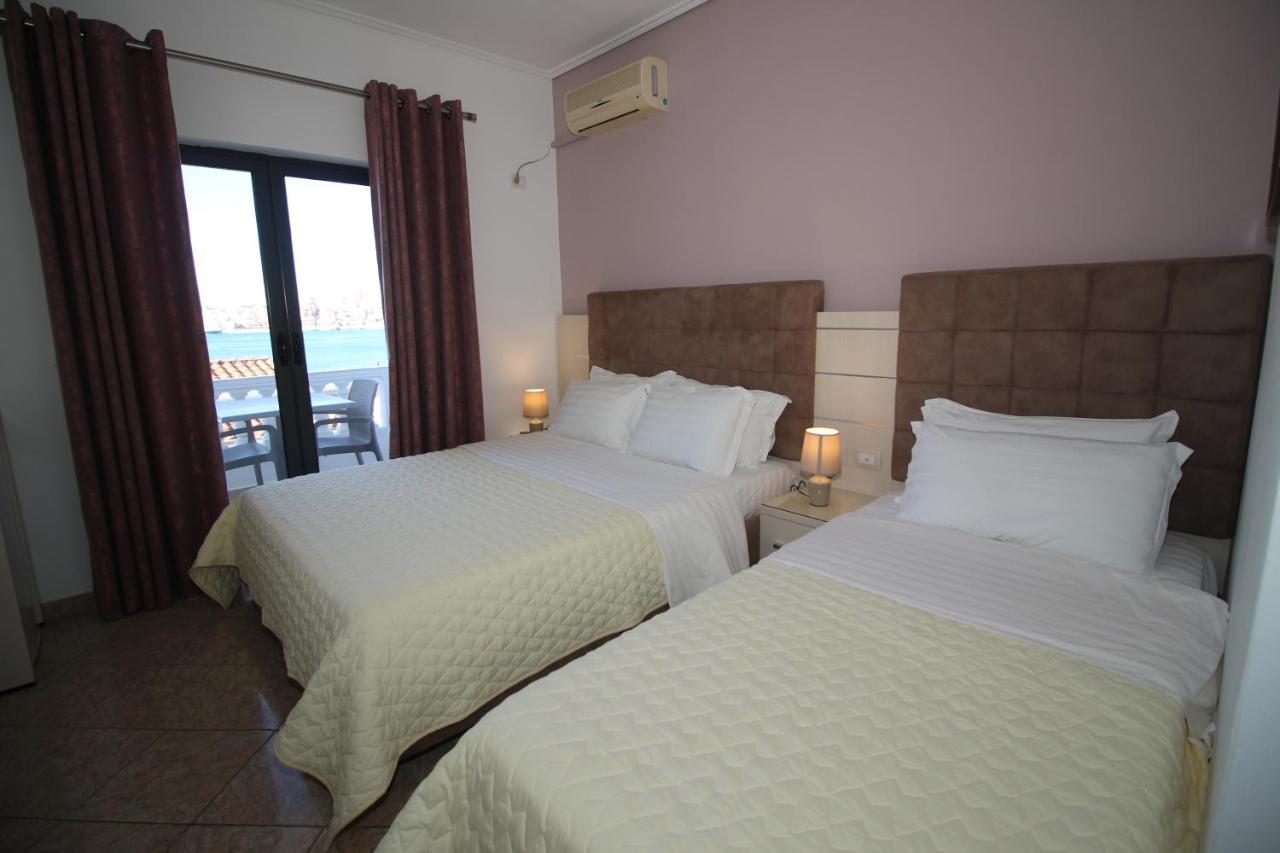 Julia Hotel Sarande Exterior photo